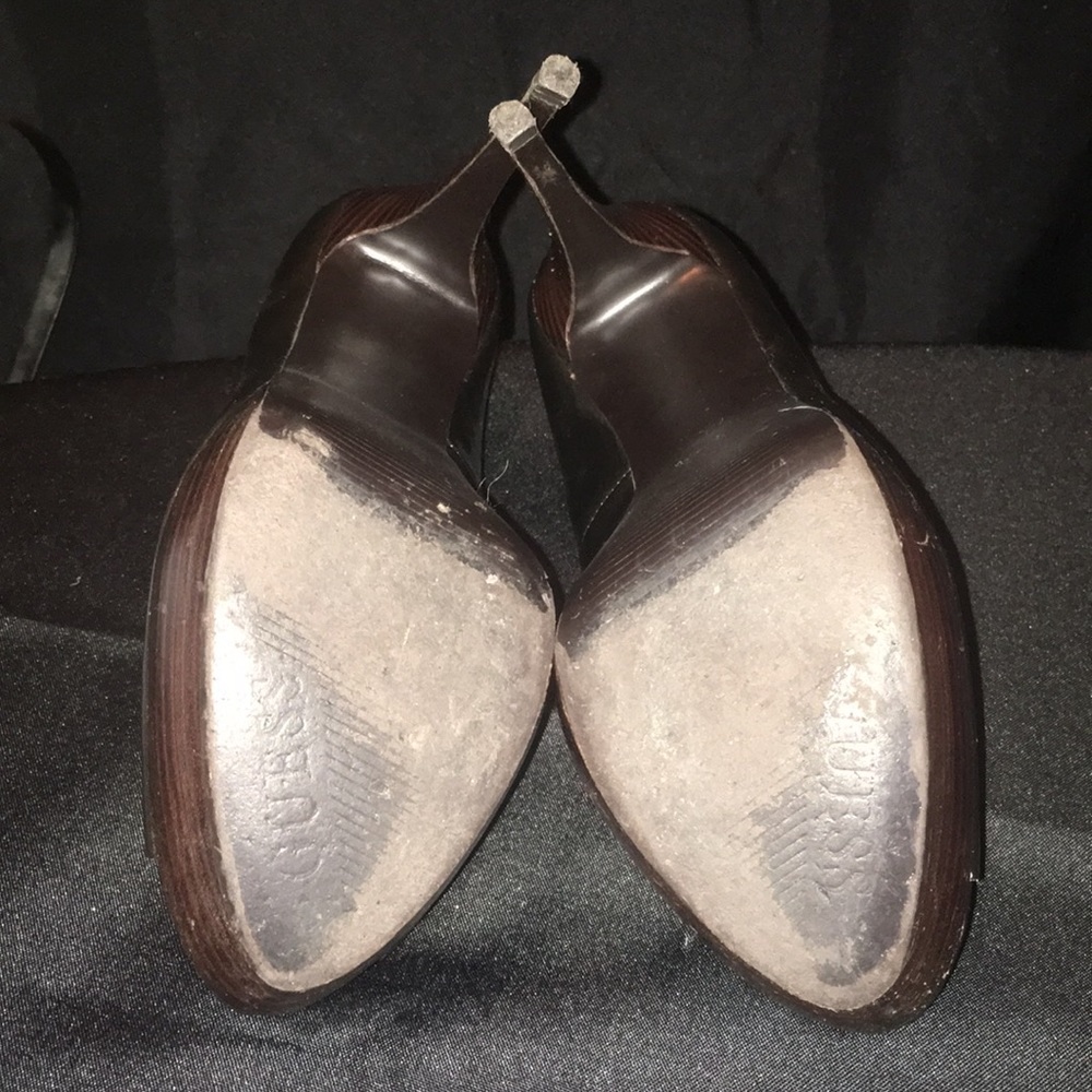 Guess - Picture 5 of 5